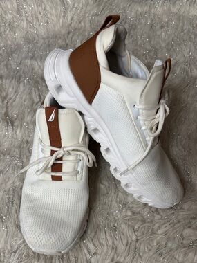 Nautica White/Tan Running Shoes Size US8- UK6- EUR38-39